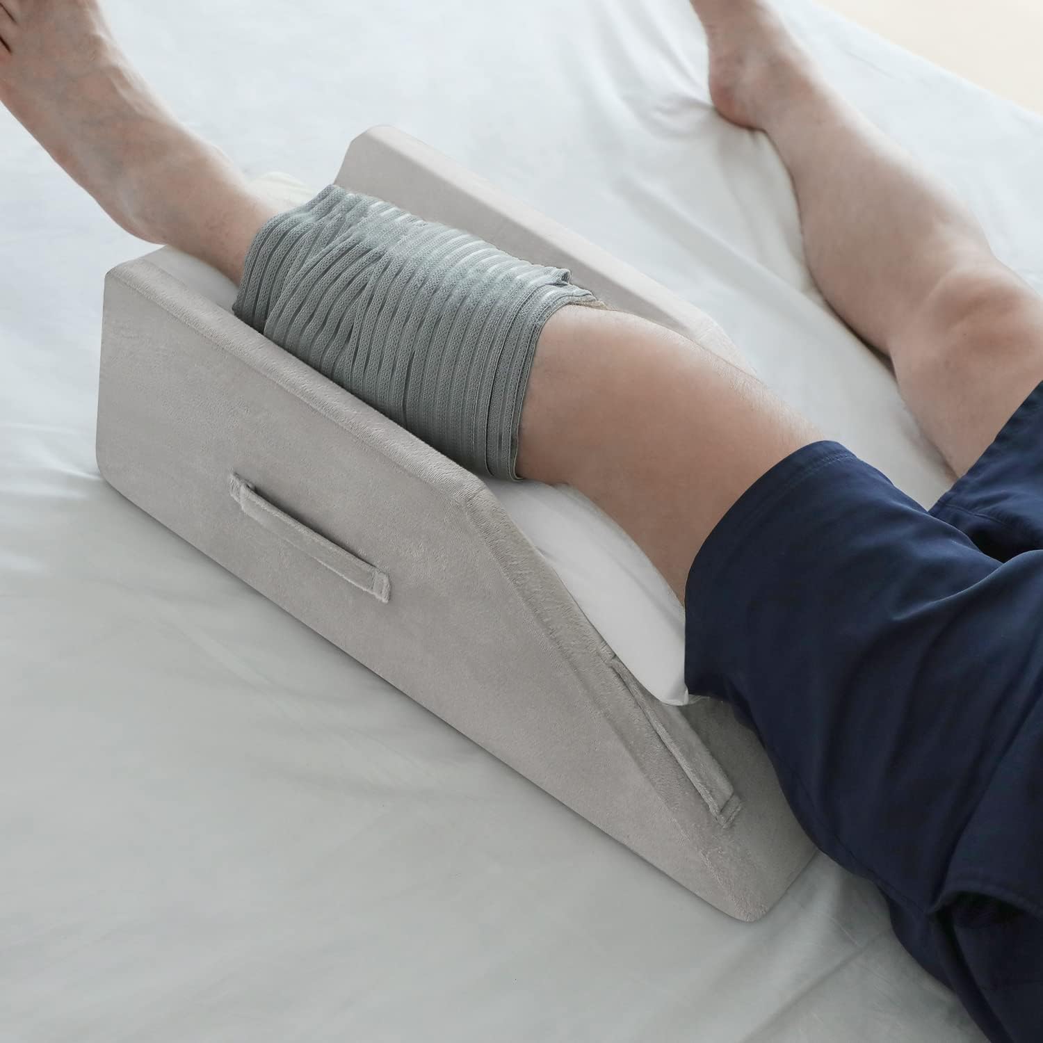 OasisCraft Leg Elevation Pillow with Handles