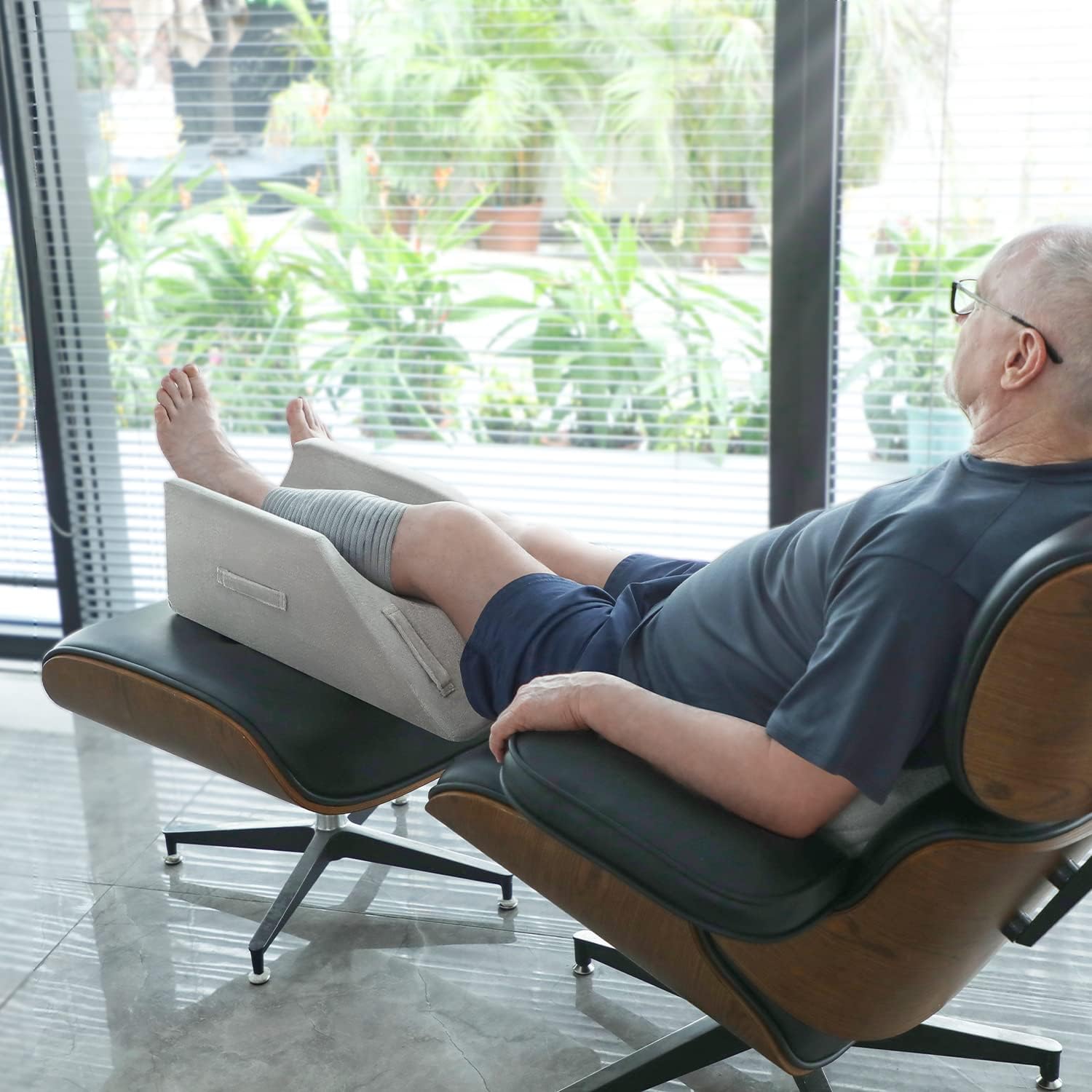 OasisCraft Leg Elevation Pillow with Handles
