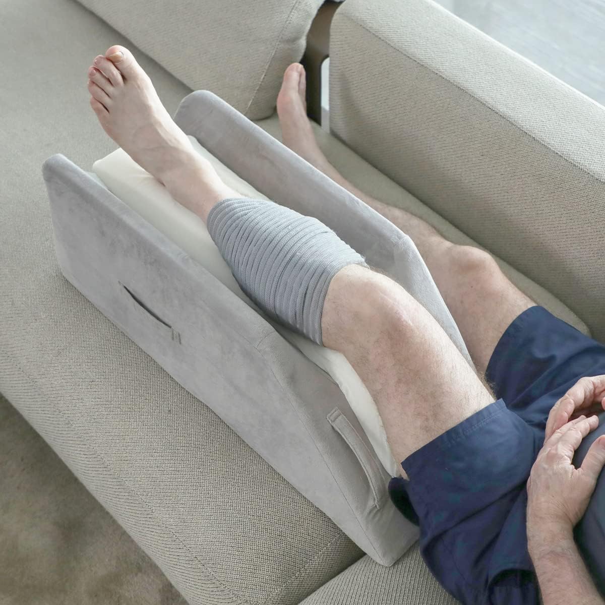 OasisCraft Leg Elevation Pillow with Handles